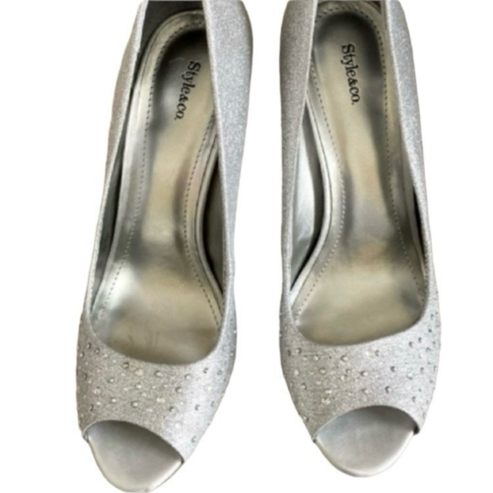 Style & Co. Silver Metallic High Heel Shoes